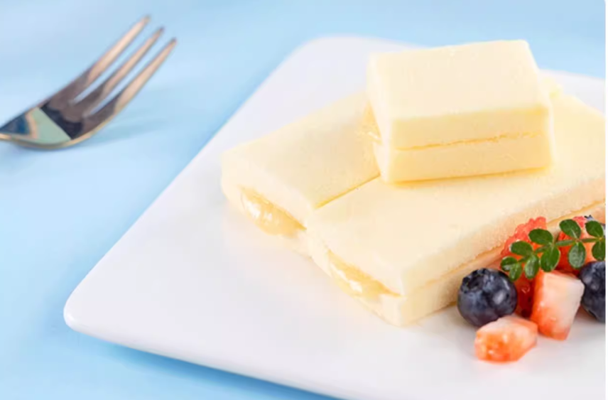 KONGWENG Yogurt Pocket Steamed Cake – Soft, Tangy & Jam-Filled Delight